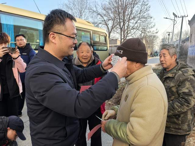 院医药学院党总支开展主题党日活动米乐m6网站河南应用技术职业学(图1)